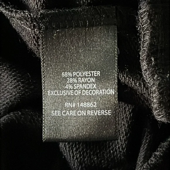 Torrid Short Sleeve Top Embroidered Star Pattern Black M L New - Picture 10 of 12